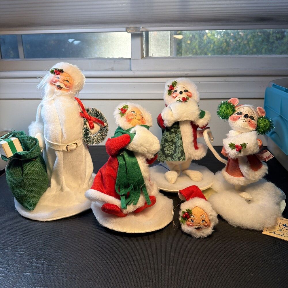 Annalee Dolls  Winter Holiday Lot Of 5